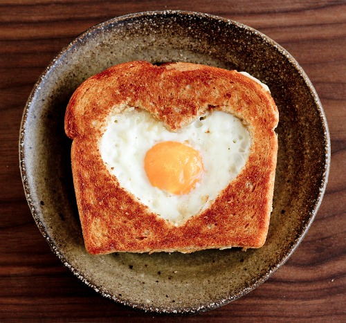 Valentines-Day-Eggs-and-Toast