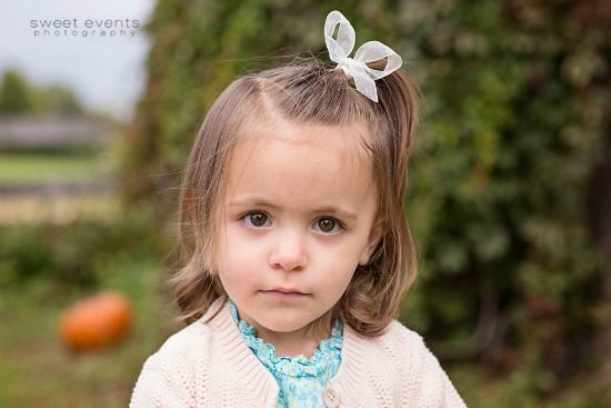 Sweet Events Photography, little girl, girl with a bow in her hair