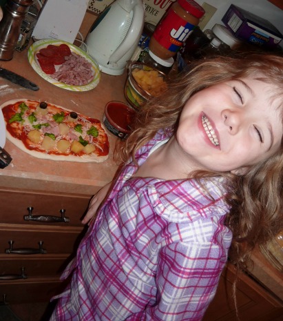 “Bill Jones” – Top 5 Kid Approved Dinners! Girl with Pizza