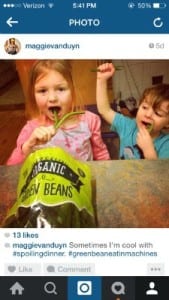 kids eating vegetables 