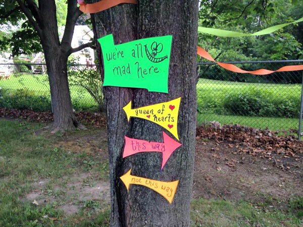 tree trunk, signs, streamers