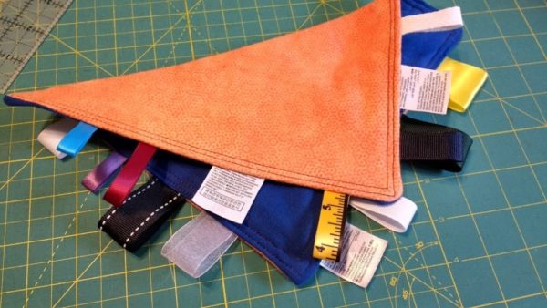 Do it Yourself Mama: Ribbon Tag Blanket sewing, DIY, crafts, tag blanket