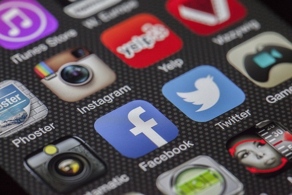 phone apps, declutter, cell phone