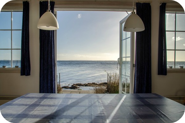 a beach cottage where I can live alone