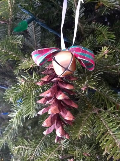 pine cone crafts ornament