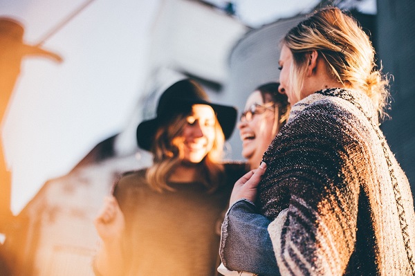 making friends, adult friends, keeping friends, mom friends, women, laughter, laughing