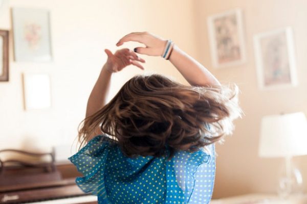 girl dancing