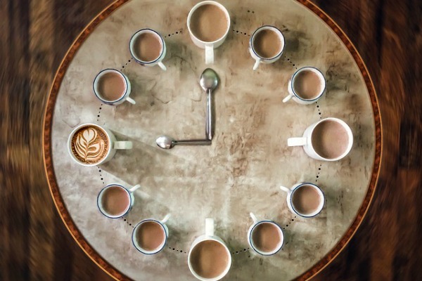 Intermittent Fasting – How to Lose Weight Without Dieting cups of coffee arranged liked a clock