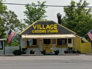 Village Creemee Stand