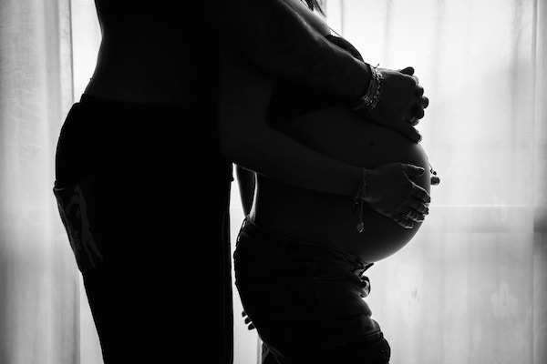 pregnant couple