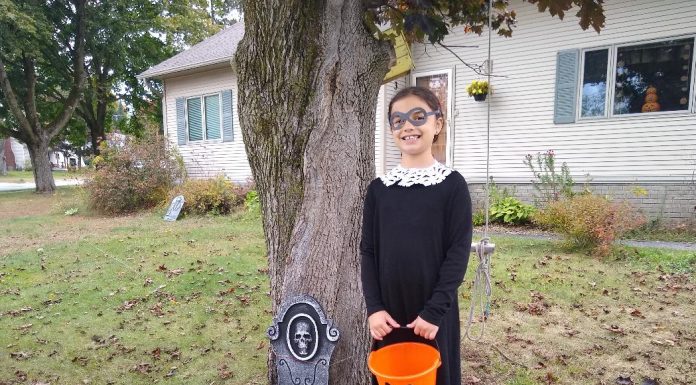 Do It Yourself Ruth Bader Ginsburg Halloween Costume