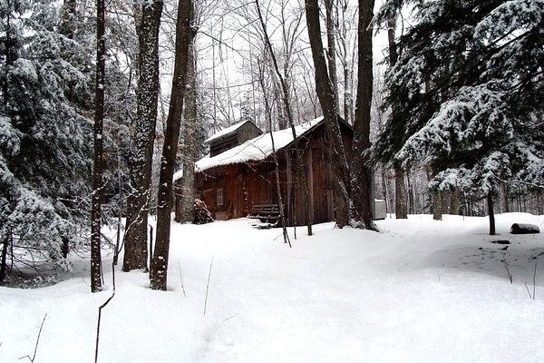 a sugar shack to make maple syrup
