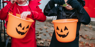 This is a featured image for a blog post about finding Halloween costume deals.