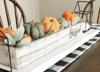 Simple and Cute Thanksgiving Tablescape How-To A thanksgiving tablescape