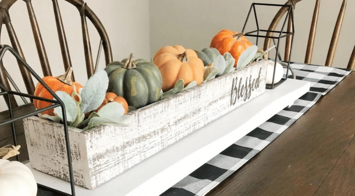 Simple and Cute Thanksgiving Tablescape How-To A thanksgiving tablescape