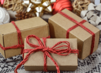 Keep Christmas Simple: Fewer Gifts, More Memories keep christmas small