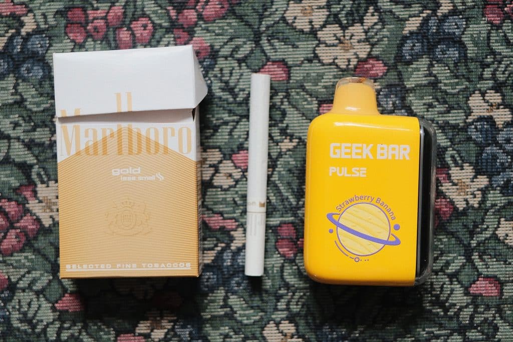 cigarette versus vape